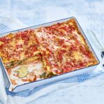 Zalmlasagne met romige tomatensaus